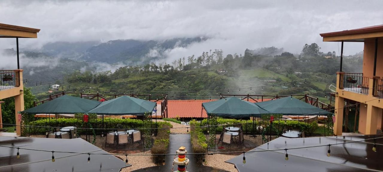Paraiso Orocay Lodge Екстер'єр фото